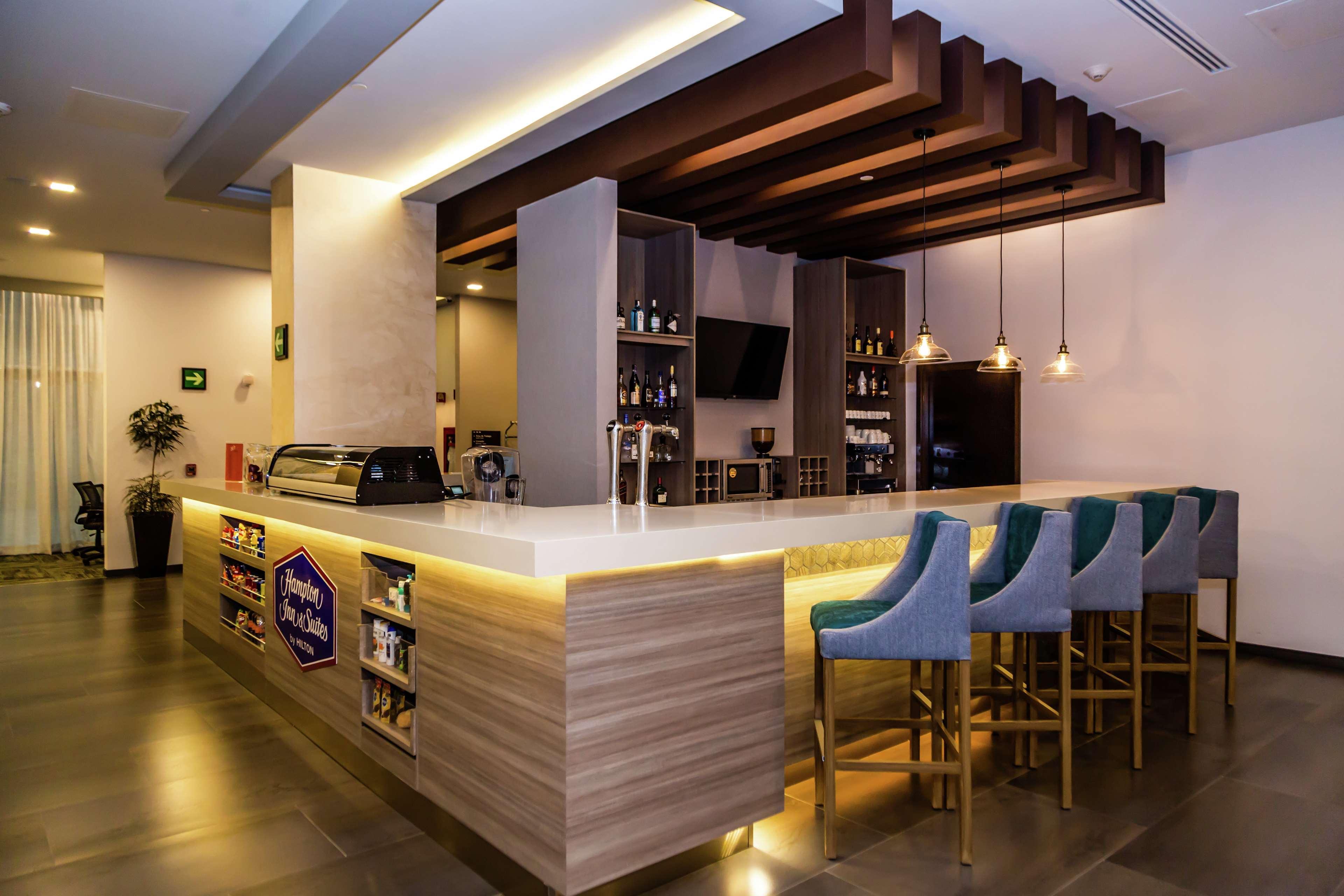 Hampton Inn & Suites By Hilton Puebla Exterior foto