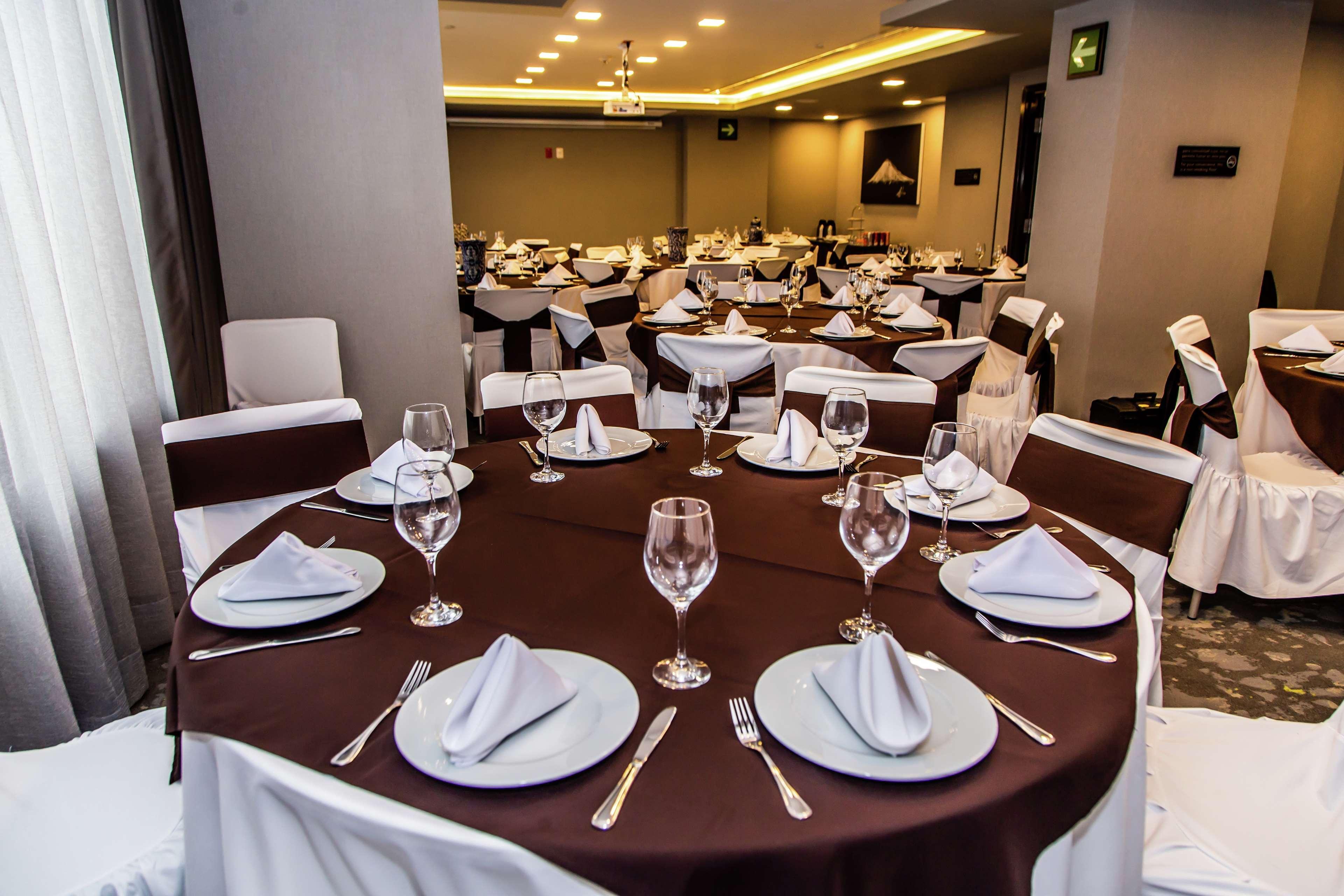 Hampton Inn & Suites By Hilton Puebla Exterior foto